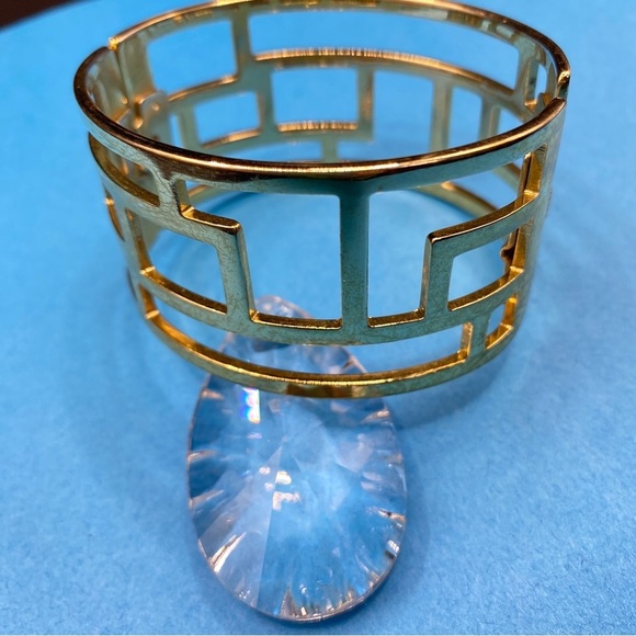 Vintage Gold Hinged Cuff Wide Bracelet - Picture 3 of 4